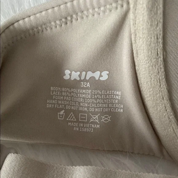 SKIMS NWT fits everybody lace bra size 32A - Picture 7 of 7